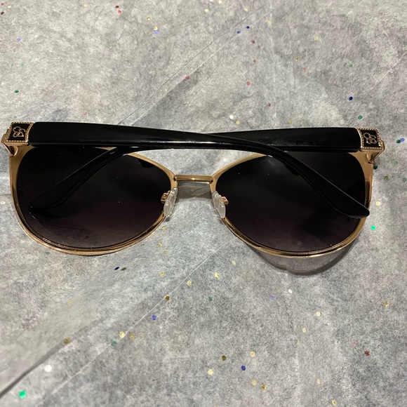 New sunglasses - Picture 2 of 6